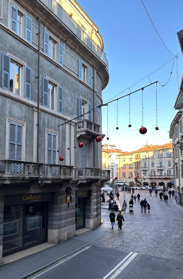 Hello Bg Holiday House Bergamo Bagian luar foto