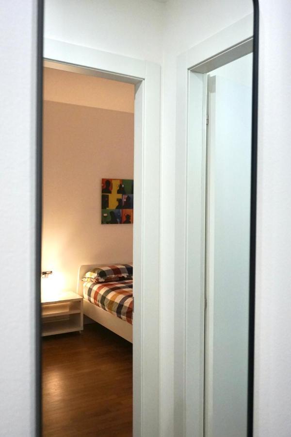 Hello Bg Holiday House Bergamo Bagian luar foto