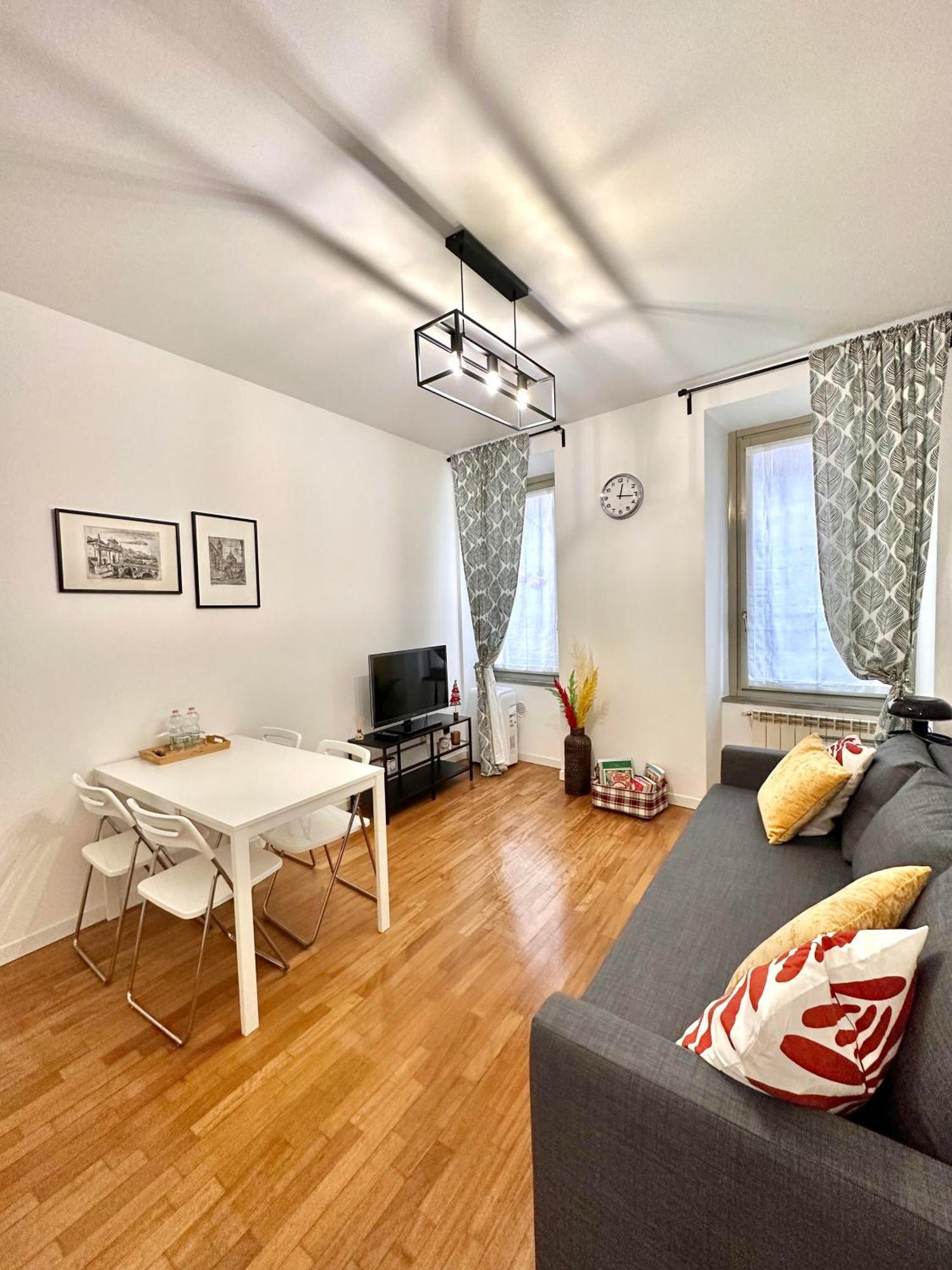 Hello Bg Holiday House Bergamo Bagian luar foto